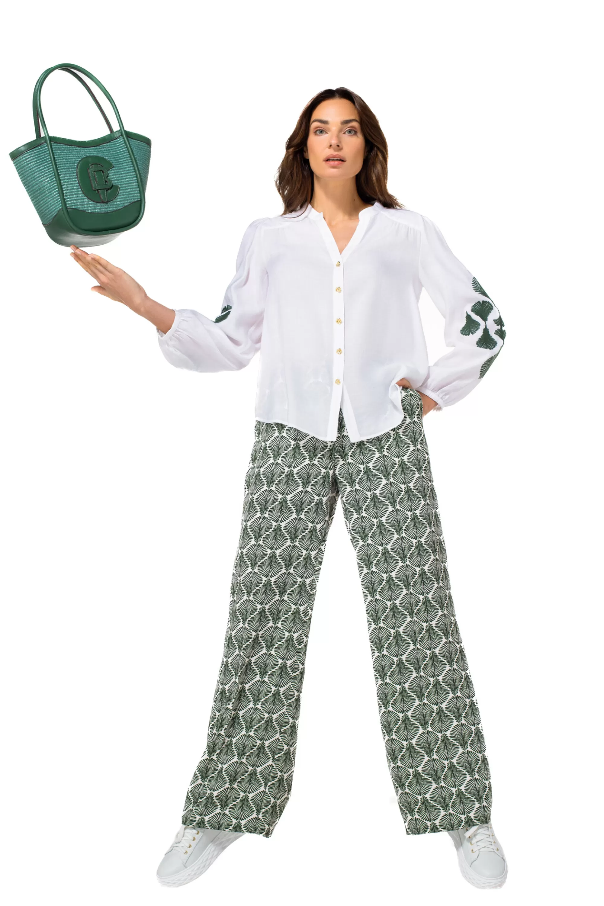 Pantalón Caroline Biss Modelo 1590-69 - Corte recto con caída fluida, cintura estándar y diseño versátil para uso diario. Disponible en talla regular, ideal para combinar con looks casuales y elegantes.