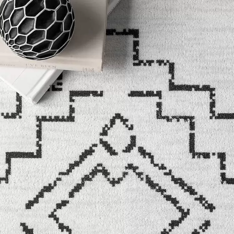Alfombra lavable marroquí en negro y crema 5x8 pies - Diseño versátil para salas y dormitorios | Colección exclusiva Kirklands Home