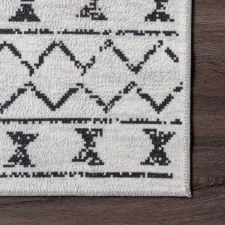Alfombra lavable marroquí en negro y crema 5x8 pies - Diseño versátil para salas y dormitorios | Colección exclusiva Kirklands Home