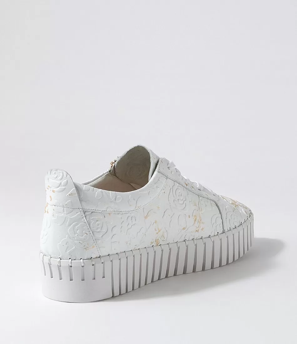 Zapatillas Django & Juliette para Mujer - Diseño con relieve y detalles florales en cuero, tonalidad blanco dorado