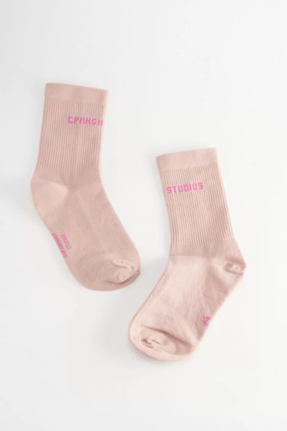 ¡Calcetines Ultra Suaves Cph 1 en Algodón Mezclado! Oferta Relámpago Exclusiva de Copenhagen Studios - ¡Edición Limitada y Envíos Inmediatos! (Hasta Agotar Existencias) ¡No te quedes sin los tuyos! Comodidad y Estilo en Cada Par.