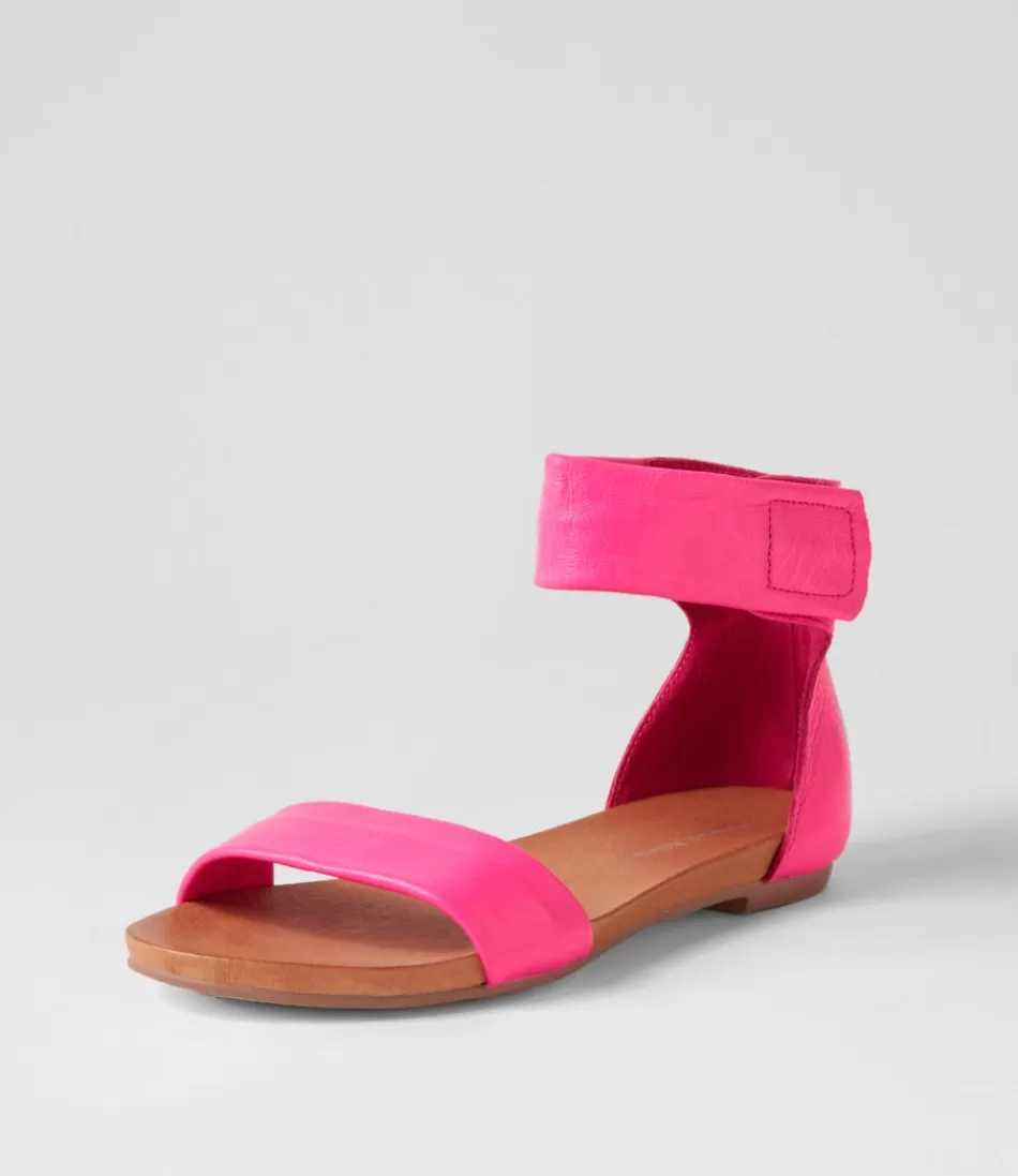 Sandalias Planas Django & Juliette para Mujer - Piel Fucsia Vibrante, Estilo Juzz - Calzado Cómodo de Moda Verano