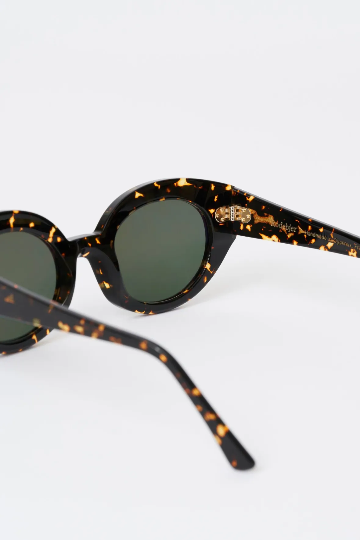 Gafas de Sol Ponza Mujer: Estilo Verano 2024 con Protección UV Premium - ¡Aumenta tu Estilo con 30% de Descuento Hoy!