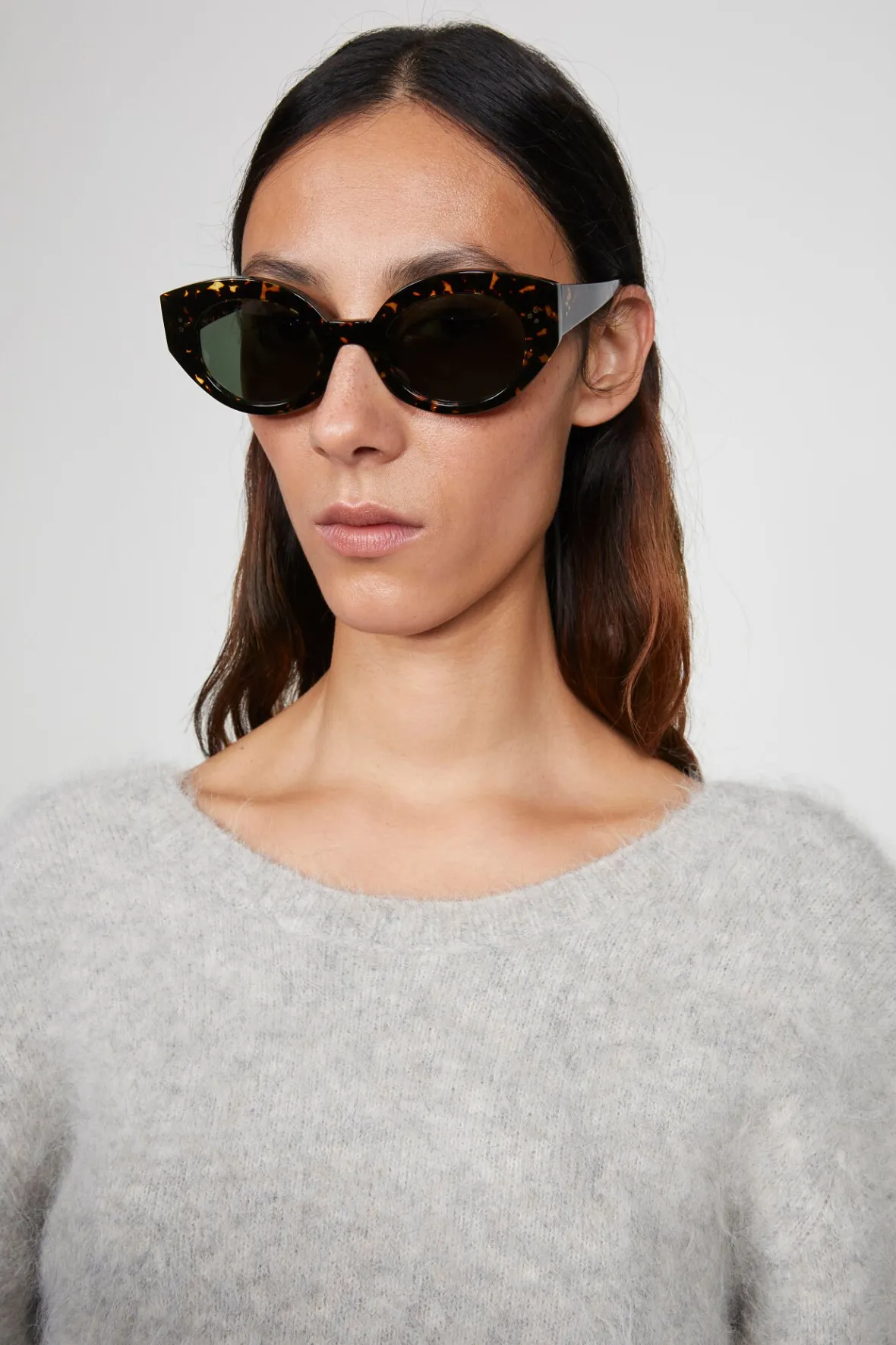 Gafas de Sol Ponza Mujer: Estilo Verano 2024 con Protección UV Premium - ¡Aumenta tu Estilo con 30% de Descuento Hoy!