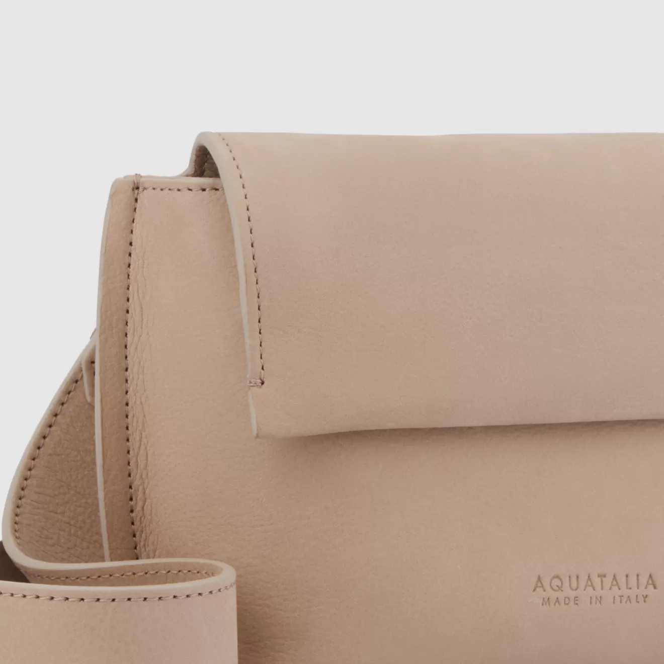 Bandolera Soho de Aquatalia - Bolso Ligero con Estilo Urbano Elegante