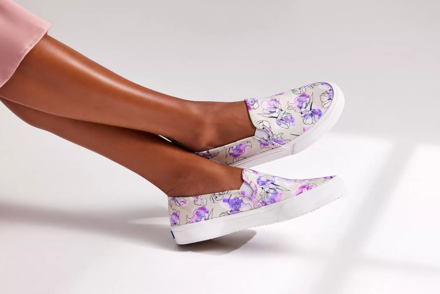 Zapatillas Slip-On Keds Mujer - Lienzo Doble Estiba con Estampado Floral Acuarela en Tonos Gris Malva